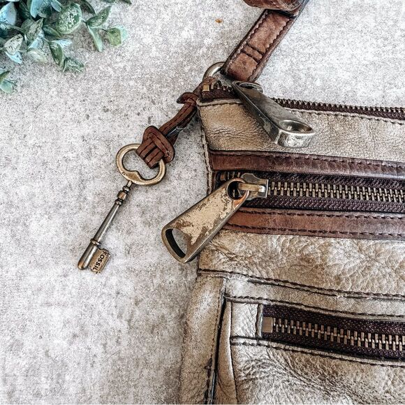 Fossil Tan Explorer Crossbody Leather Bag - Picture 3 of 6